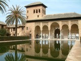Der Torre de las Damas - ltestes Bauwerk der Alhambra